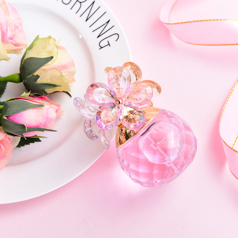 Experience the allure of a niche fragrance that lasts all day.